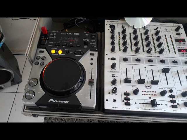 CDJ 400
