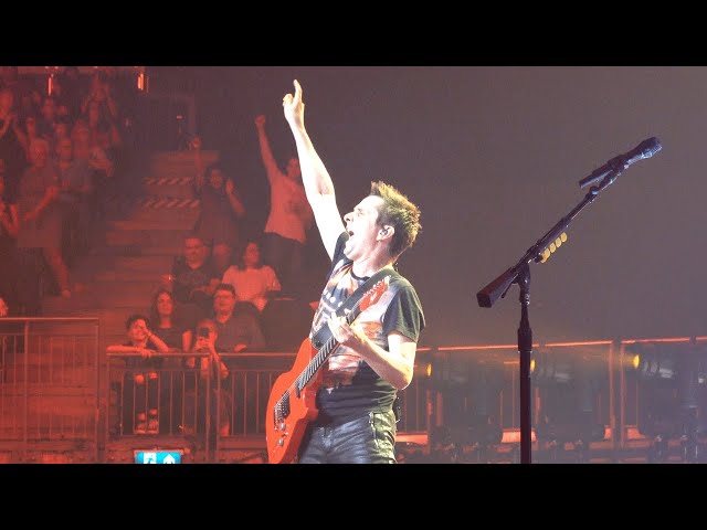 Muse - London 2019-09-15 - Algorithm, Pressure, Psycho, Break It To Me, Uprising - 4k Rail (Pt 1)