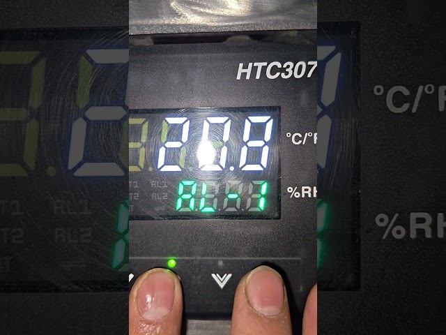 Selec Temp./RH controller HTC307 programmed