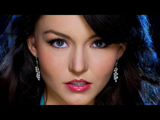 Teresa 2010 - Esa Hembra Es Mala | Gloria Trevi (Video Oficial)