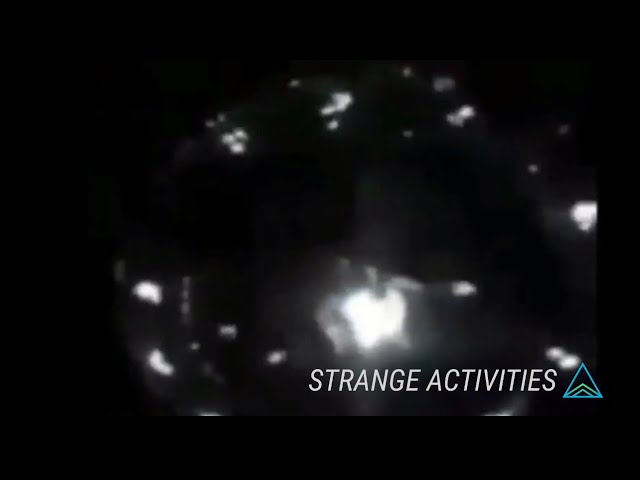 MASSIVE OVNI FLYING Over Mexico!! Mysterious Lights That Are Unexplainable!! What are your thoughts?