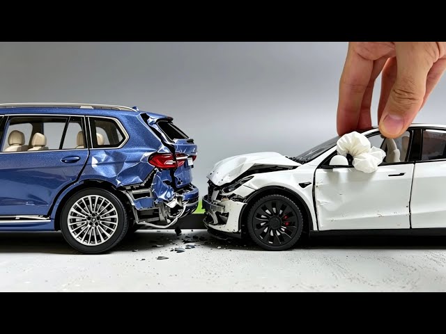 Horrible Traffic Accident! Tesla Model Y Rear-Ended a BMW X7! (Diecast Model Cars Crash)