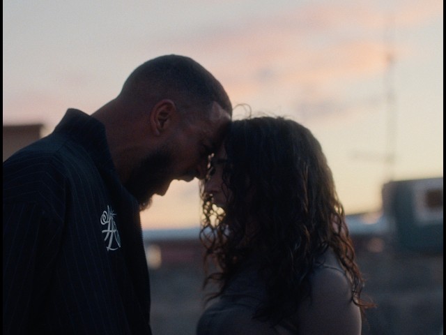 Slimane - "Higher" en duo avec Vanina (Clip Officiel)