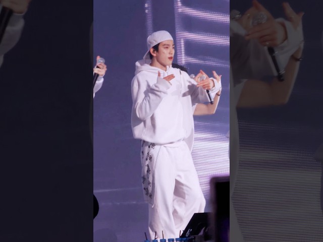 PYTHON 1st Anniversary 🥳🥳🥳 #갓세븐 #got7 #got7_nestfest #진영 #박진영 #jinyoung #kpop