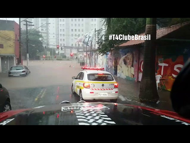 Troller no Alagamento, Taboão da Serra SP - Troller na enchente