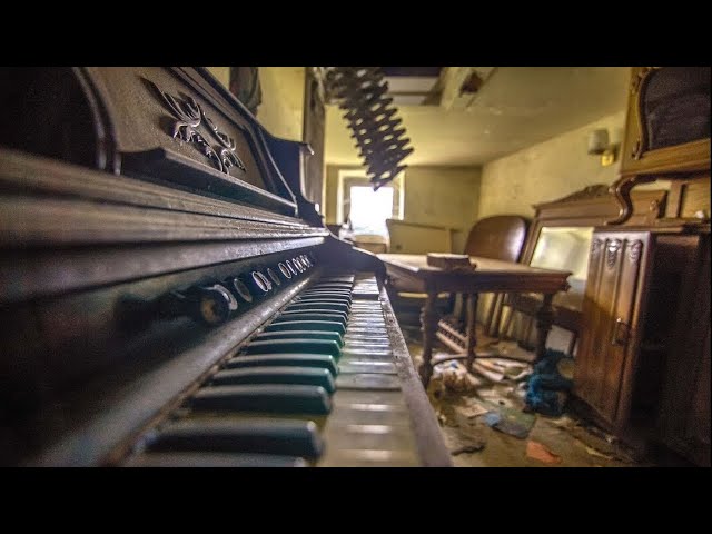 Abandoned Farmhouse of F. Hommel - Last Meal On The Table | BROS OF DECAY - URBEX