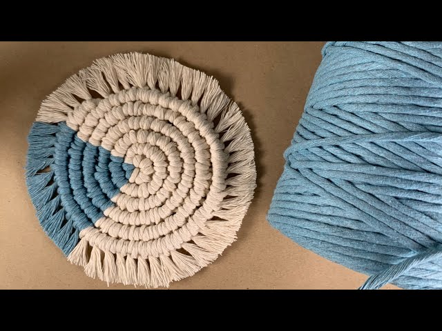 Macrame coaster for beginners with an accent color tutorial | two colors macrame coaster