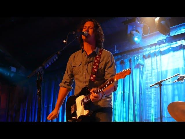 Davy Knowles "Falling Apart" (10/21/16 Evanston, IL)