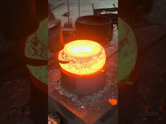 Inside the factory Heavy Steel Forging: Upsetting Bearing Blocks #process #machine #forging #metal