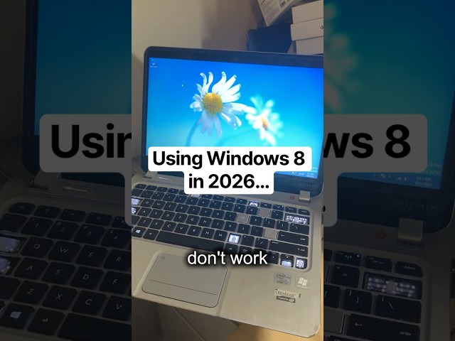 Using Windows 8 in 2026... #laptop #windows