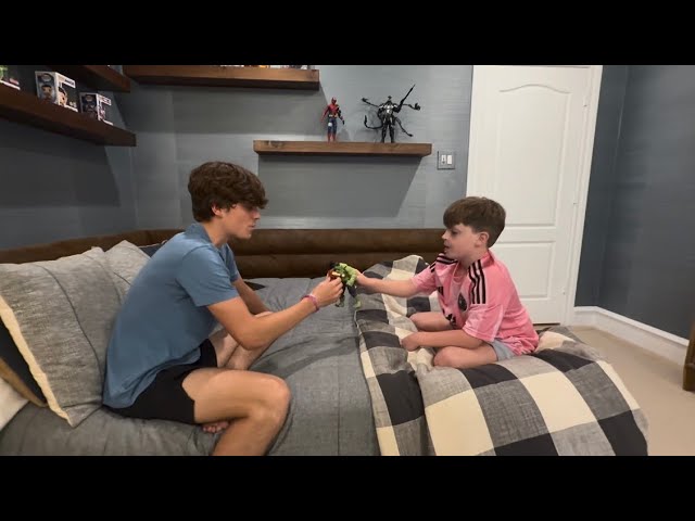 What playing with action figures felt like as a kid!😭😭